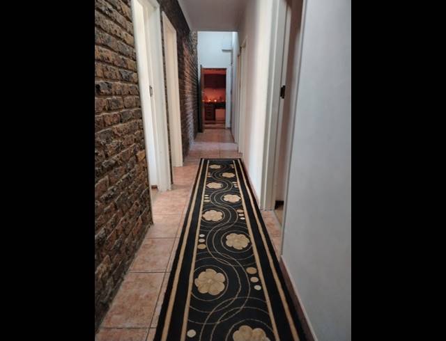 4 BEDROOM FREEHOLD FOR SALE IN AMIEL PARK